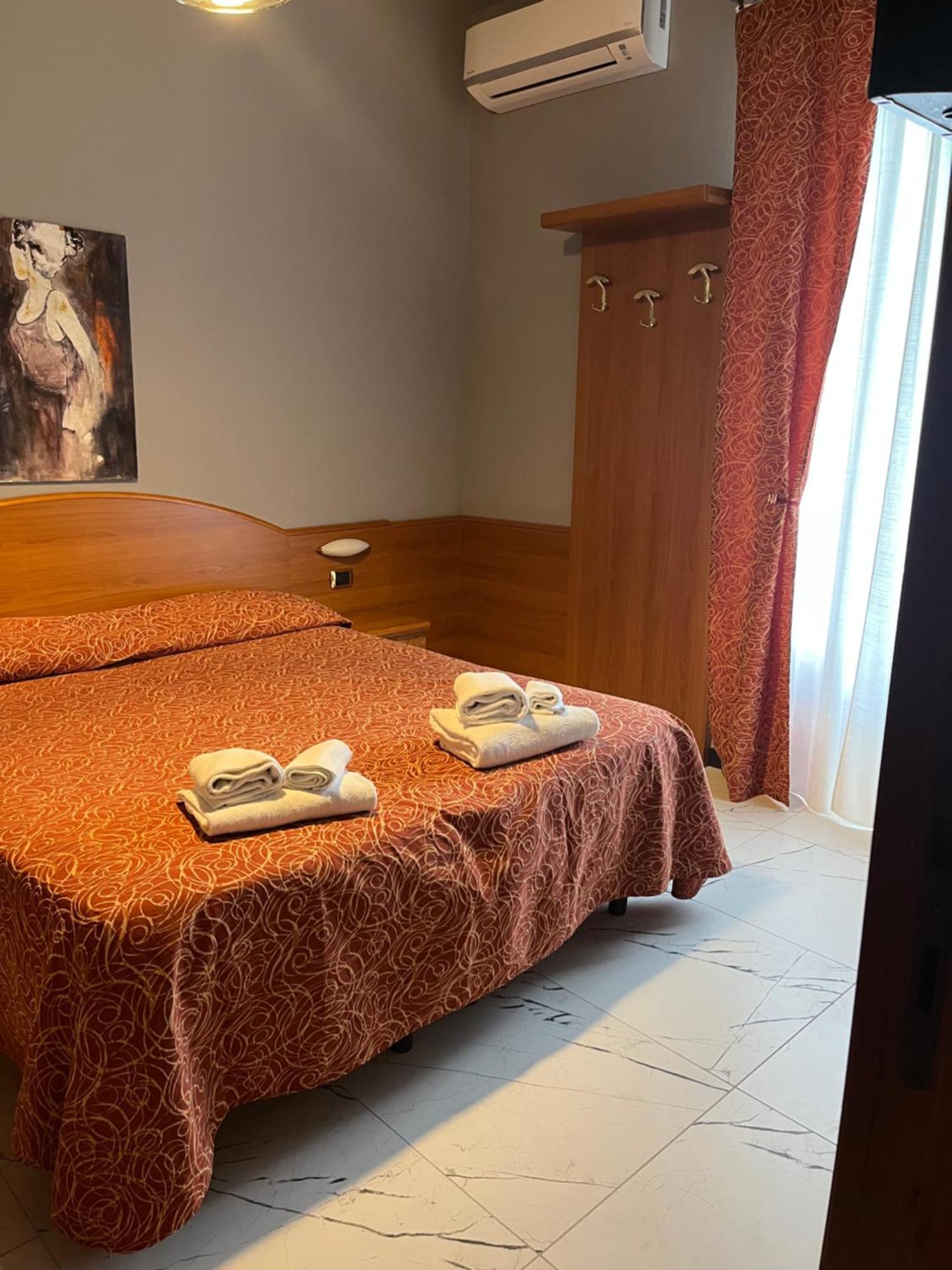 Hotel Residence Paradiso モネーリア エクステリア 写真