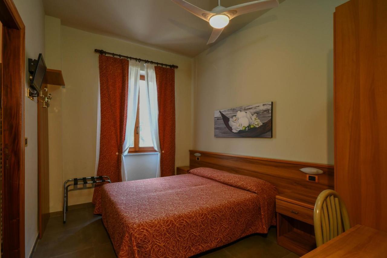 Hotel Residence Paradiso モネーリア 部屋 写真